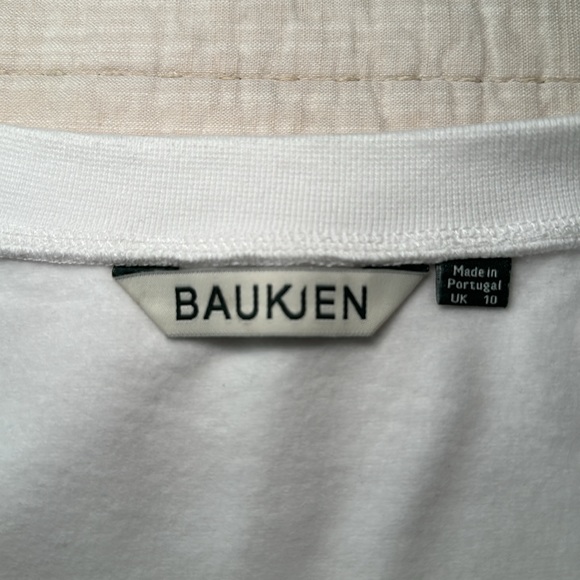 Baukjen,sweatshirt/top,asymmetrical neckline. White, size US 6/ UK 10. Worn once - Picture 3 of 3